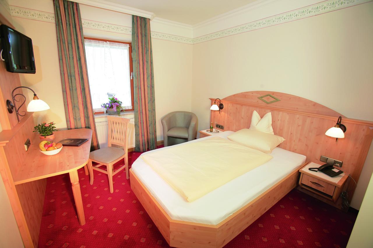 Postgasthof, Hotel Rote-Wand ไบริชเซลล์ ภายนอก รูปภาพ